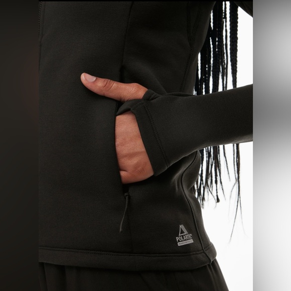 NWT Aritzia TNA TnAction Relay Zip-Up Running Jacket with pockets - Black / Noir - Picture 5 of 10